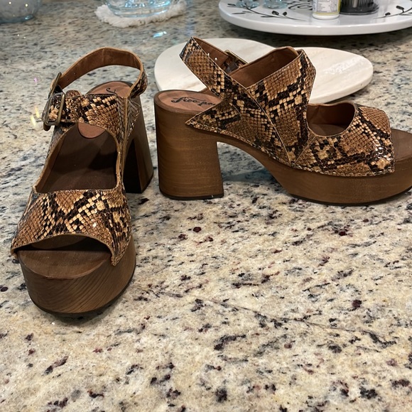 Free People Sandal Clog Belem Platform Snakeskin Black/Tan 39/US 9 Never Worn - Picture 2 of 6